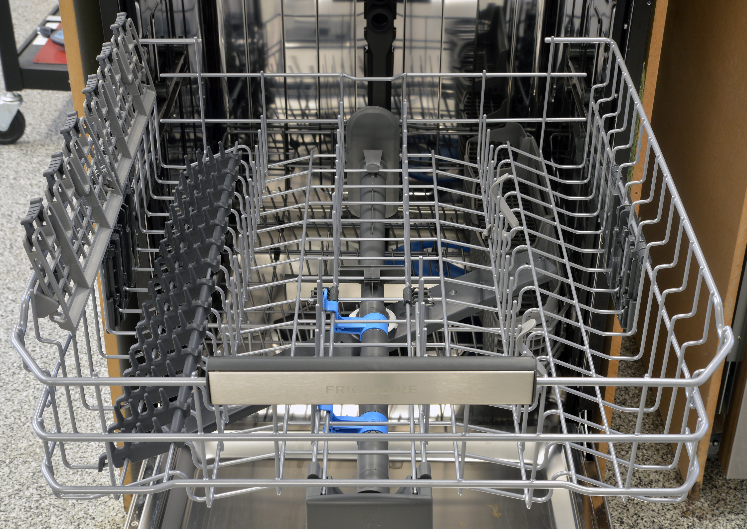 Frigidaire Professional FPID2497RF Dishwasher Review