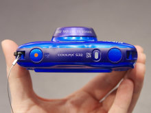 Nikon-S32-Top.jpg