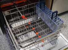 Samsung DW80H9930US—Bottom Rack
