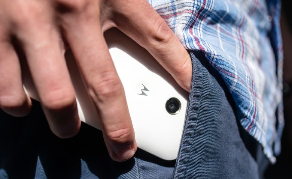 MOTO-E-REVIEW-POCKETABLE.jpg