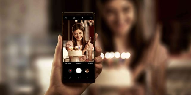 Samsung Galaxy Note 8 Camera In Use