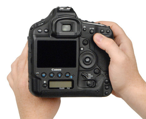 CANON_1D-X_HANDLING2.jpg