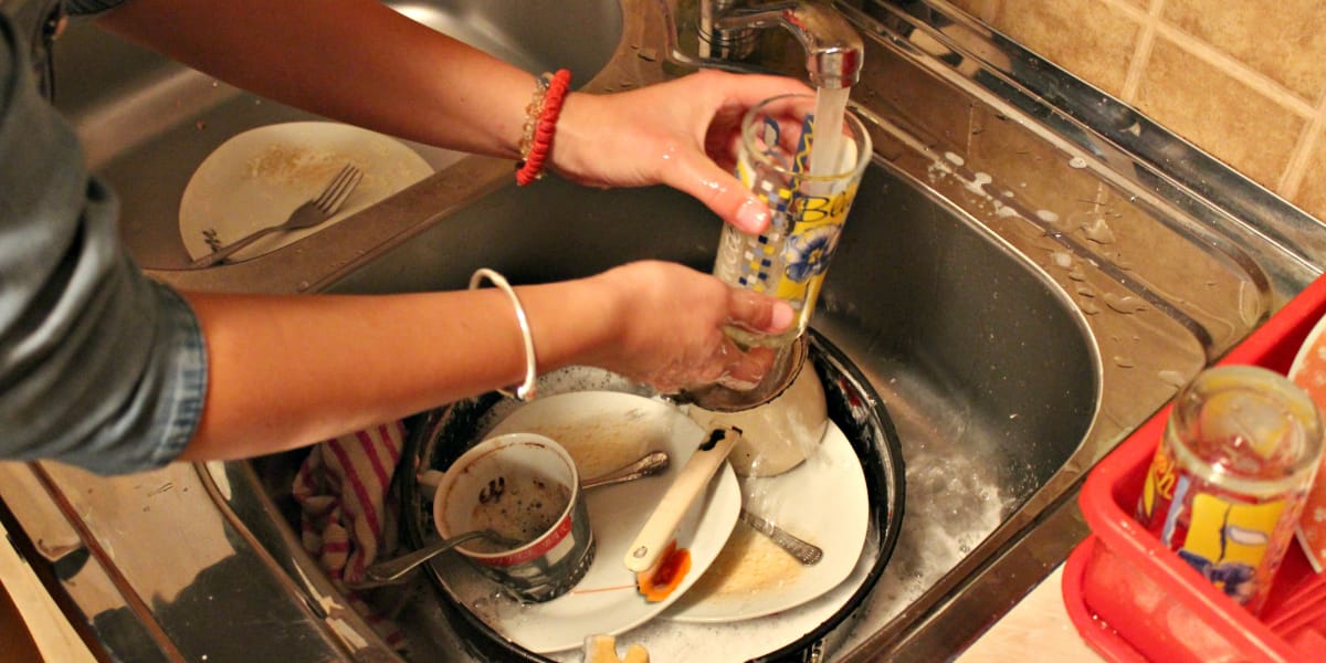 Is a dishwasher more efficient than washing by hand? Dishwashers