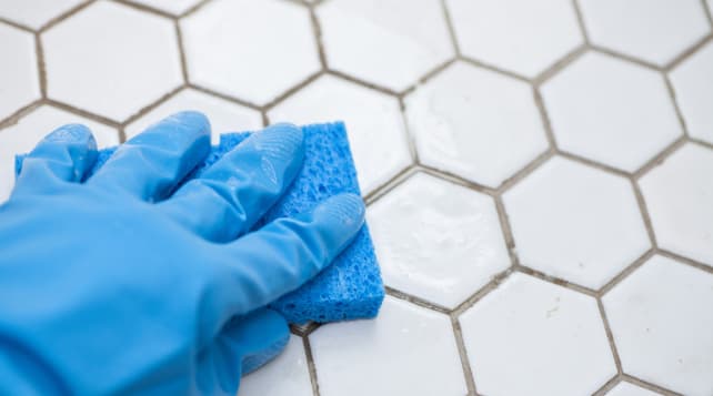 Cleaning grout