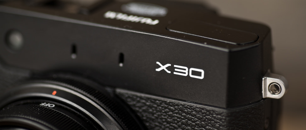 fuji-x30-review-design-logo.jpg