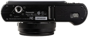 Panasonic-DMC-LX3-bottom-375.jpg