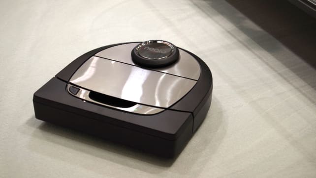 Neato Botvac Connected D7 on carpet