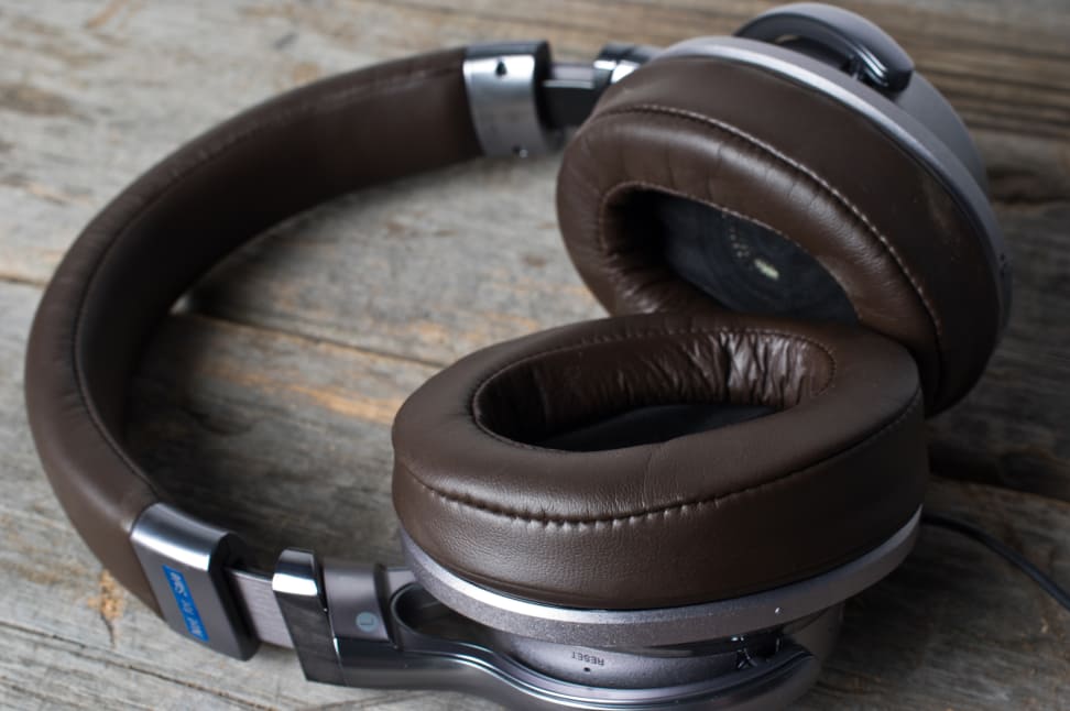 SONY-MDR-1ABT-TOUCH.jpg
