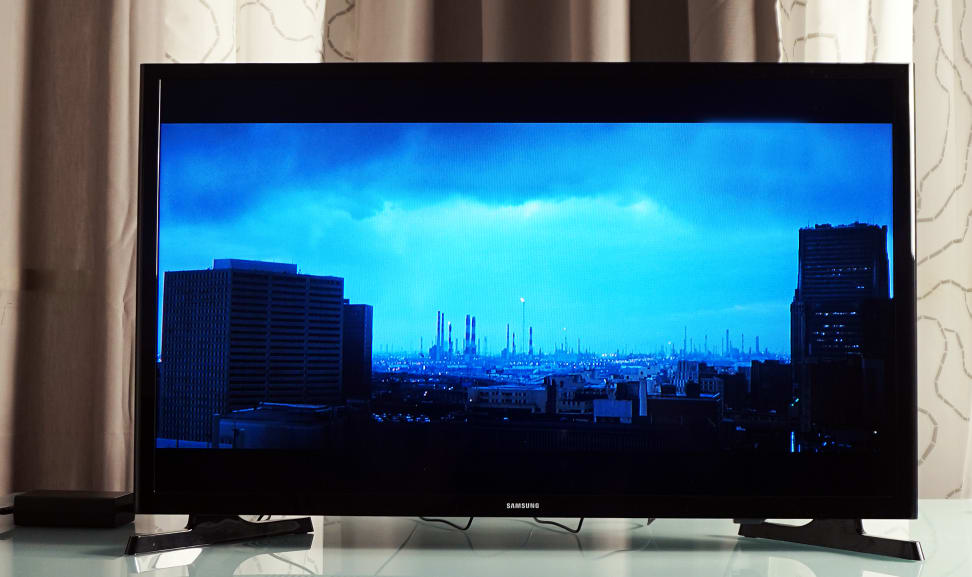 Samsung-UN32J4000-Front-blue