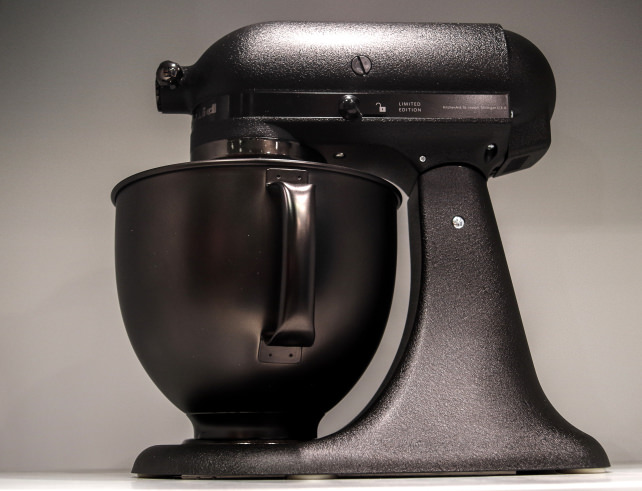 KitchenAid has a new all-black stand mixer, because 2017 demands it - Reviewed.com Ovens