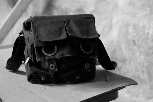 CANVAS-BAG-ON-TABLE.jpg