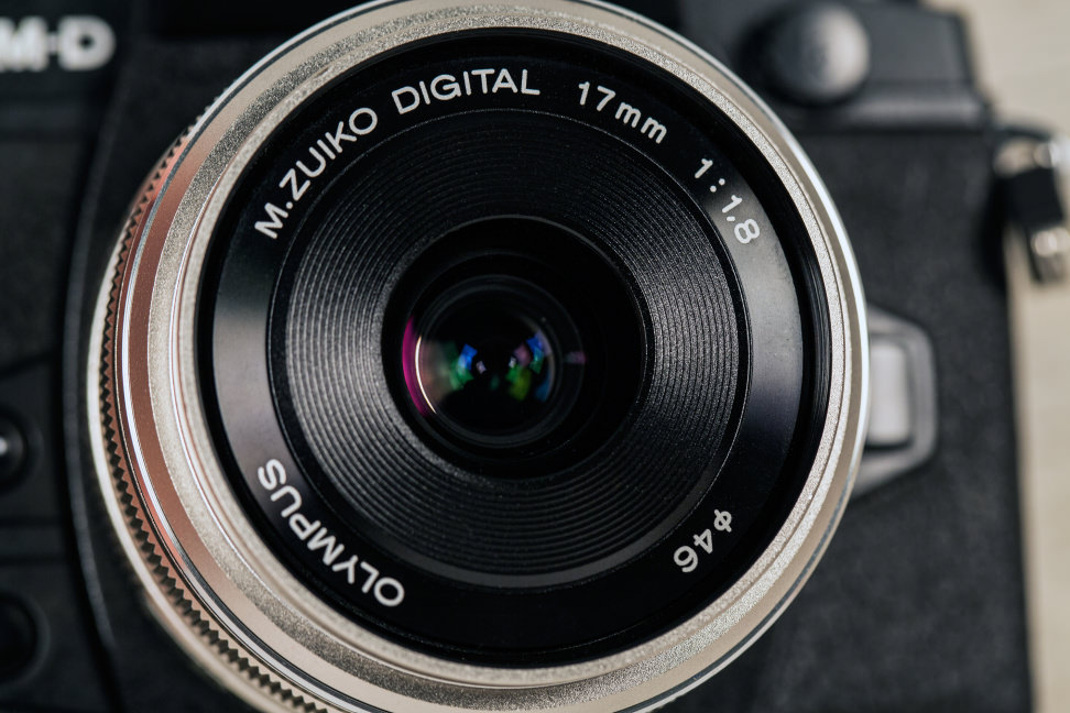 olympus-17mm-review-design-front.jpg