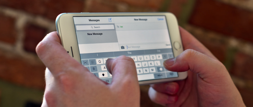 apple-iphone-6-plus-review-design-inuse.jpg