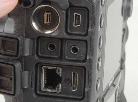 NIKON-D4-REVIEW-PORTS1.jpg