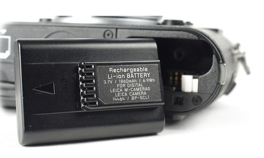 s600x600_LEICA-MONOCHROM-REVIEW-BATTERY.jpg