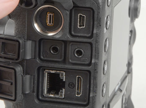 NIKON-D4-REVIEW-PORTS1.jpg