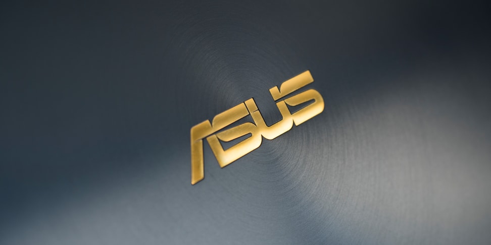 Product Image - Asus ZenBook 3 UX390UA-XH74