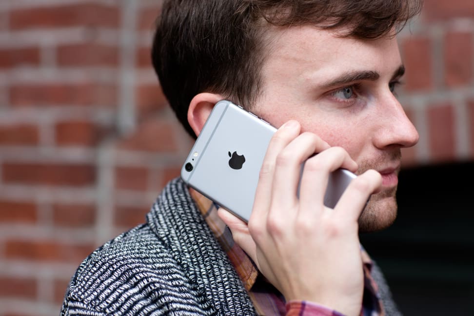Apple iPhone 6s Plus Making a Phone Call