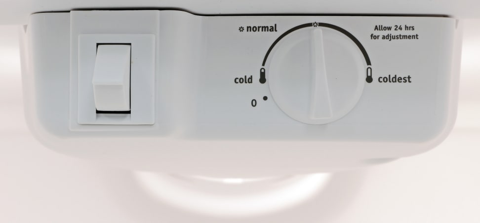 Frigidaire FFTR1814QW Controls