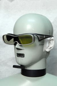 Panasonic-TC-P42GT25-3dglasses2.jpg