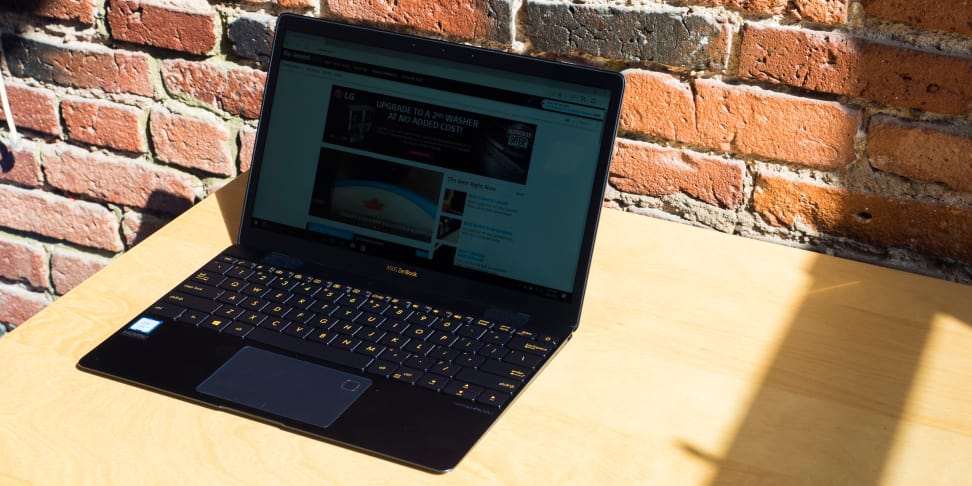 Asus's super small notebook is faster than the MacBook, but still has flaws