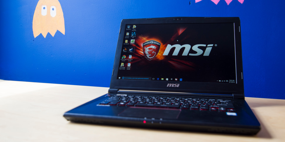 MSI GS40 Phantom On a Desk